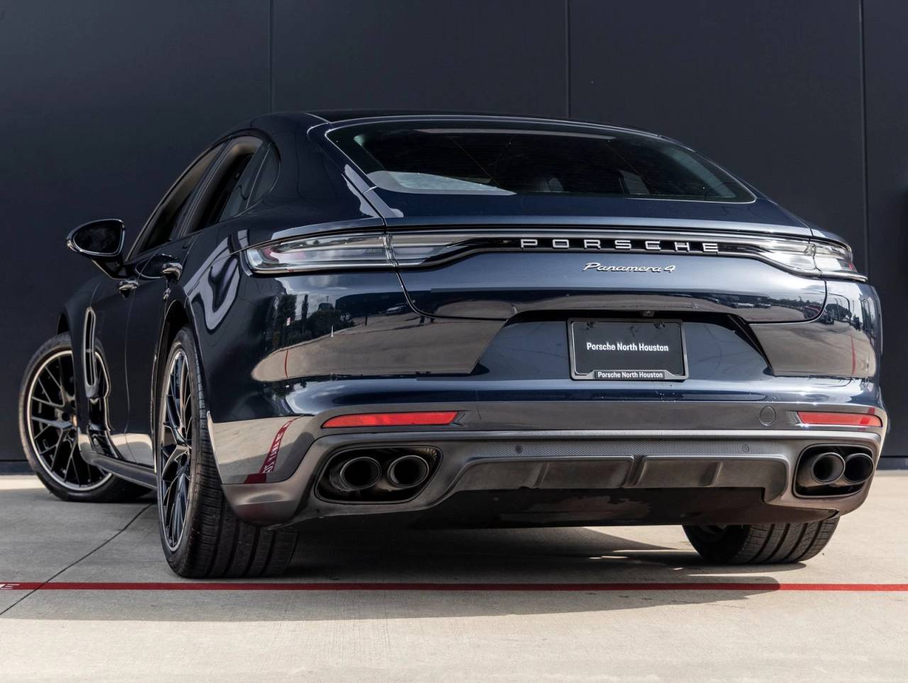 2023 Porsche Panamera 4 Platinum Edition