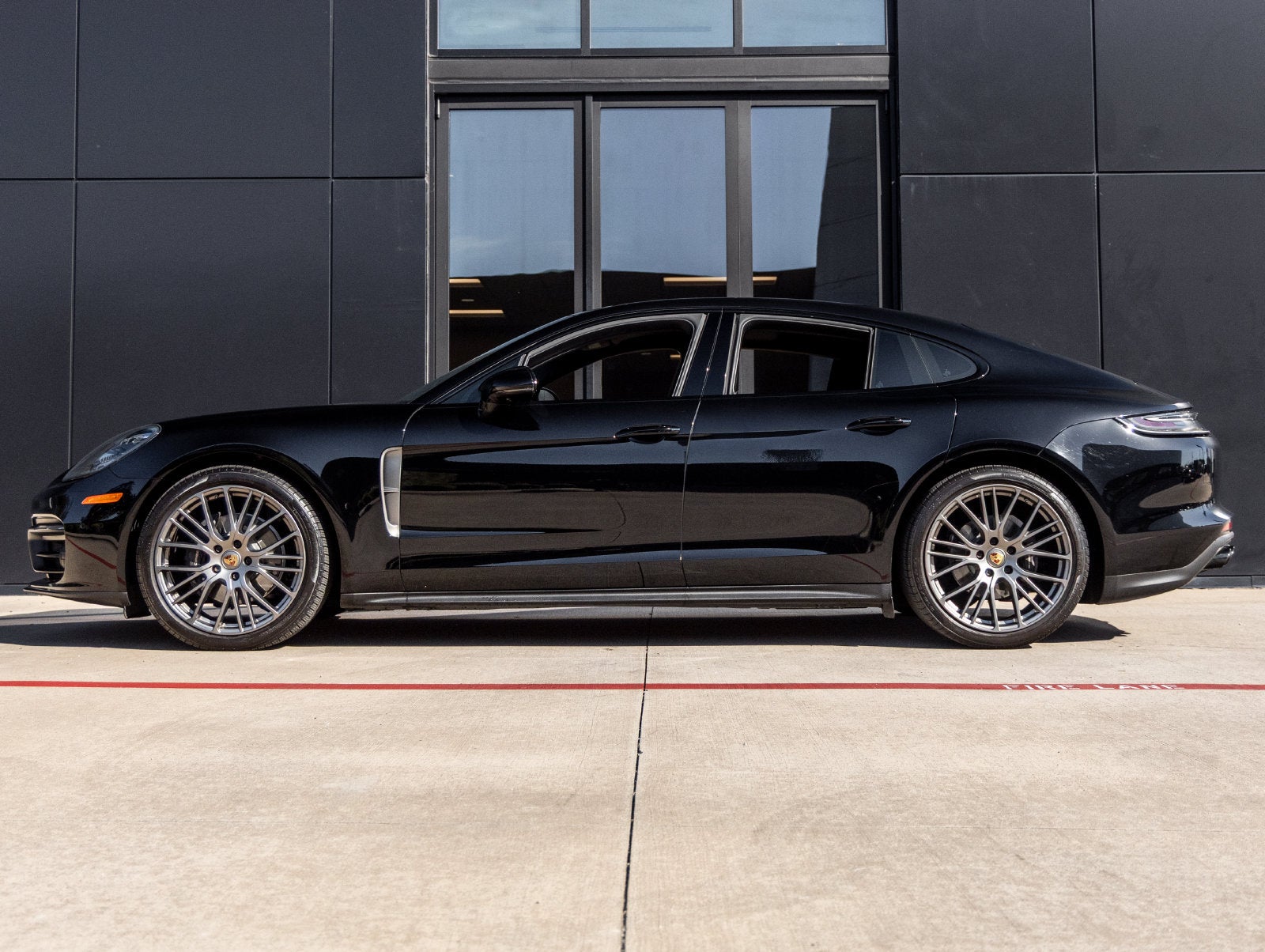 2023 Porsche Panamera Panamera 4 Platinum Edition