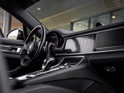 2023 Porsche Panamera Panamera 4 Platinum Edition