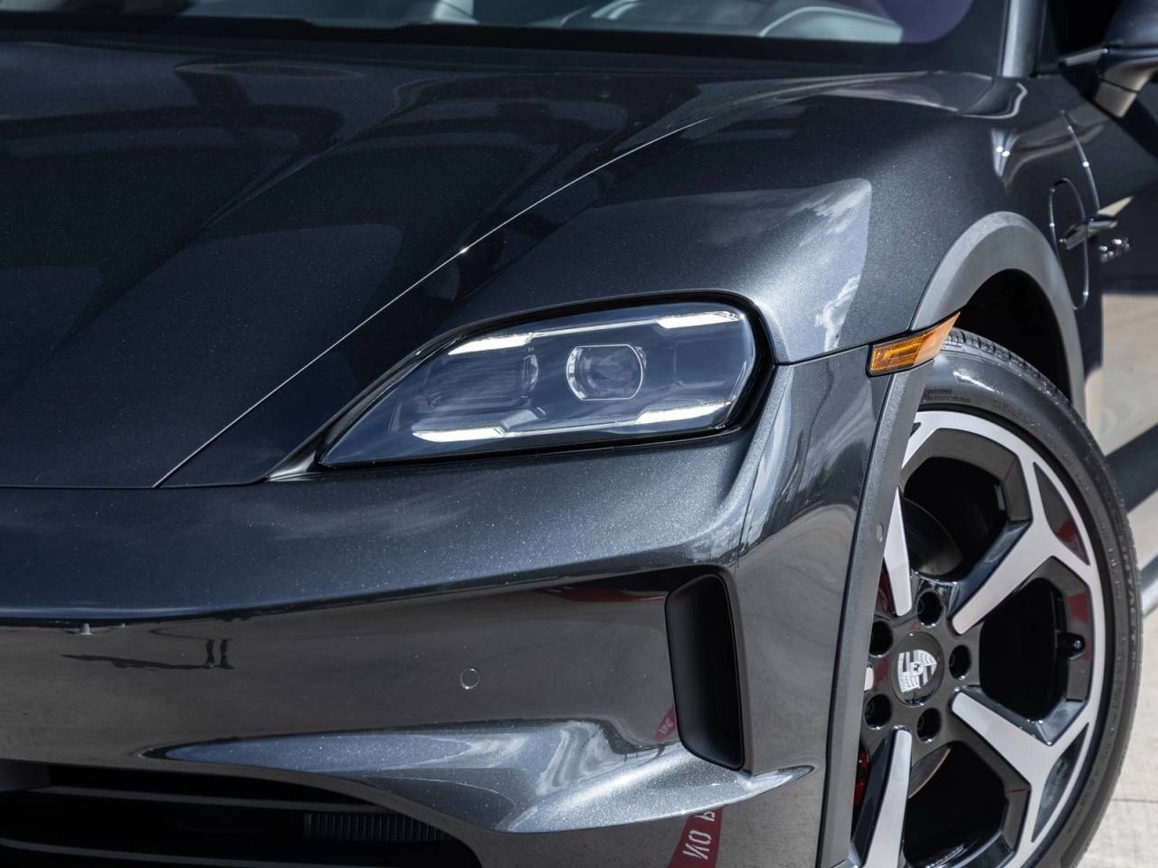 2026 Porsche Taycan Taycan 4S Cross Turismo