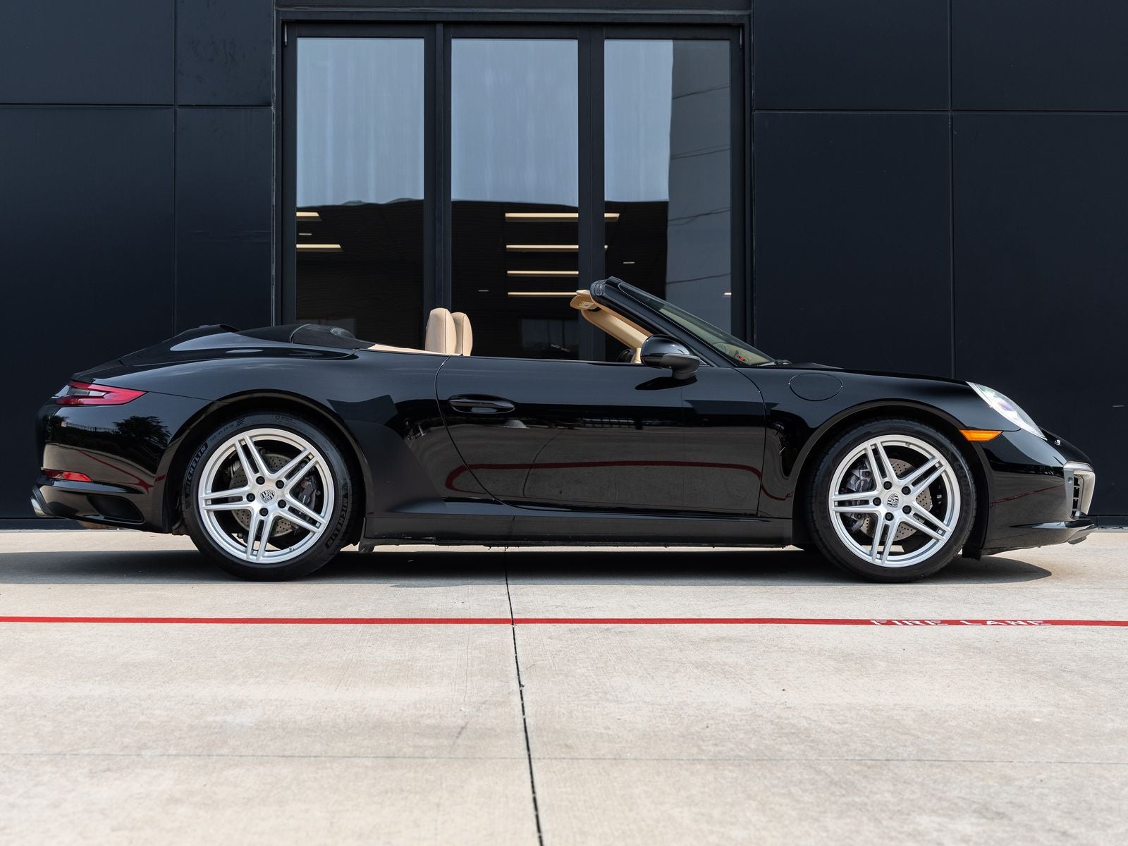 2017 Porsche 911 Carrera Cabriolet