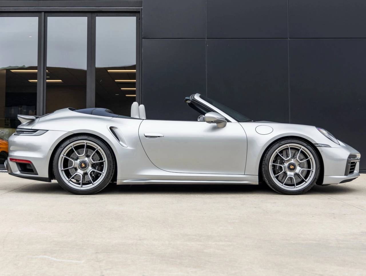 2023 Porsche 911 911 Turbo S Cabriolet (MY23)