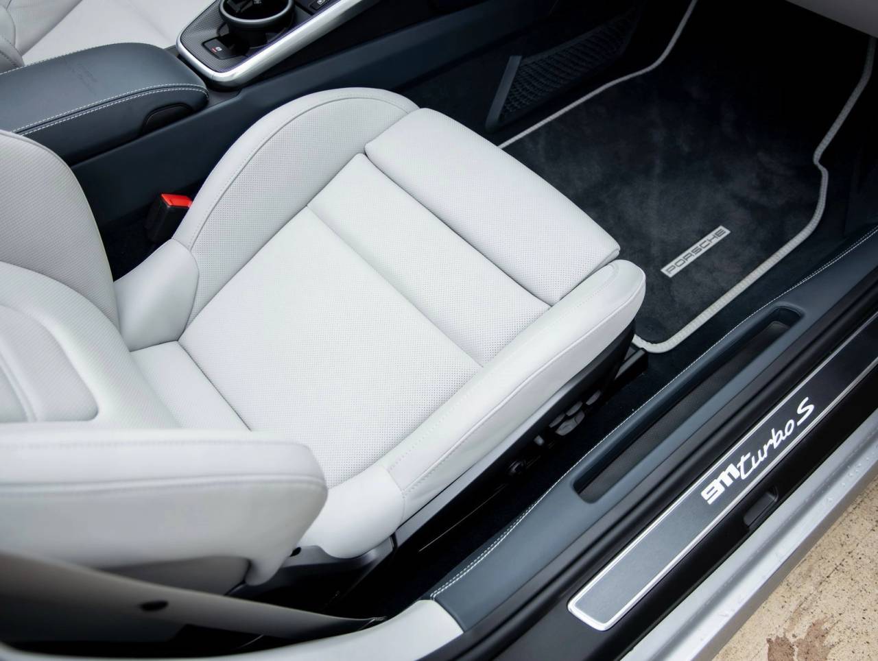 2023 Porsche 911 911 Turbo S Cabriolet (MY23)