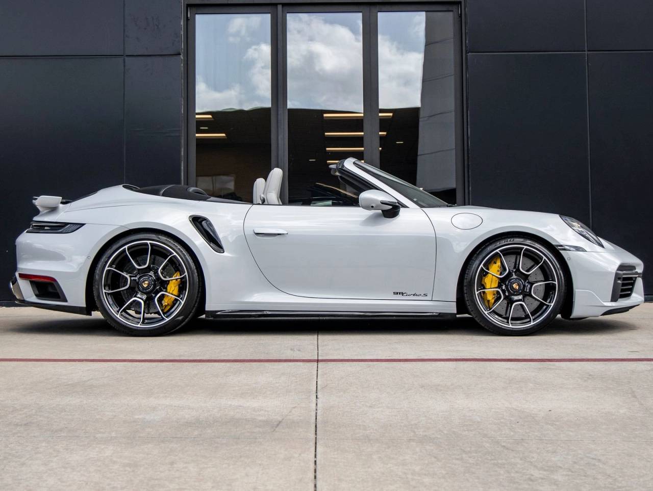 2025 Porsche 911 911 Turbo S Cabriolet