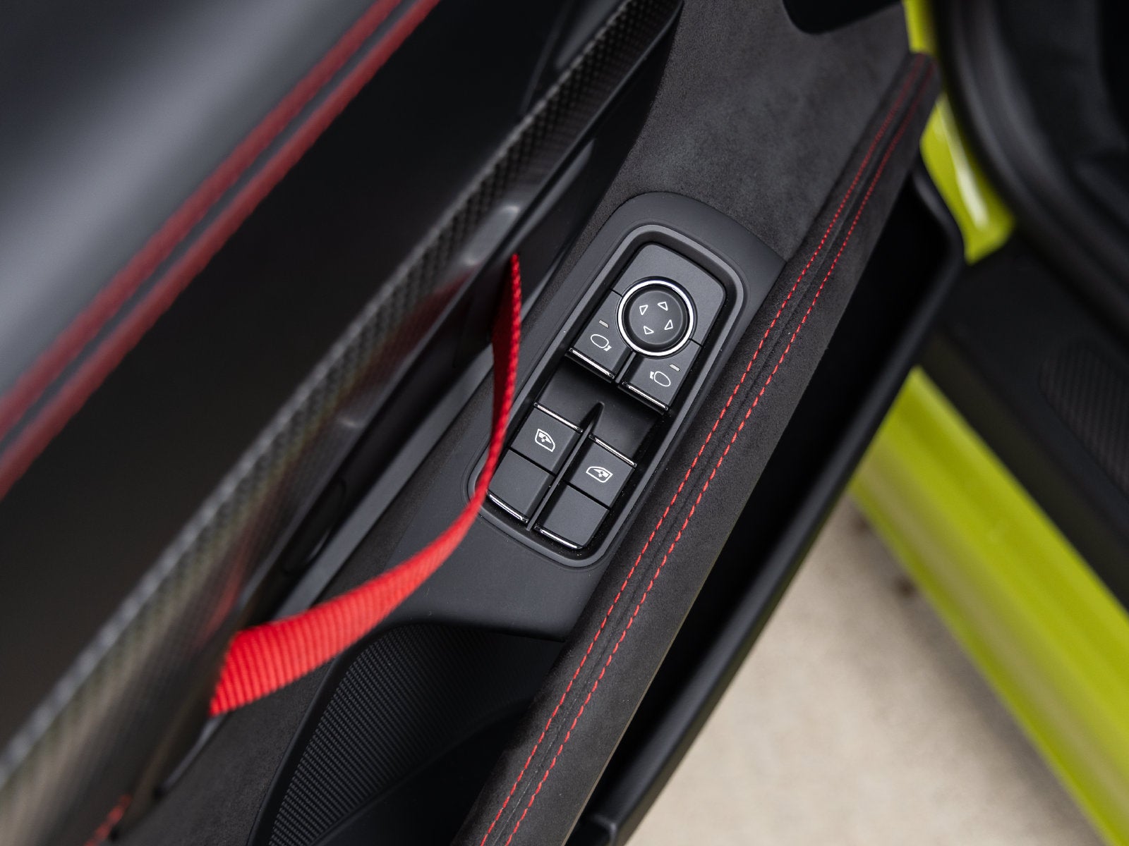 2025 Porsche 718 Spyder RS