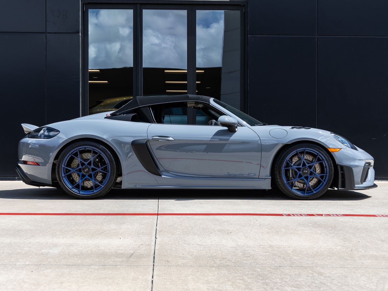 2025 Porsche 718 Spyder RS