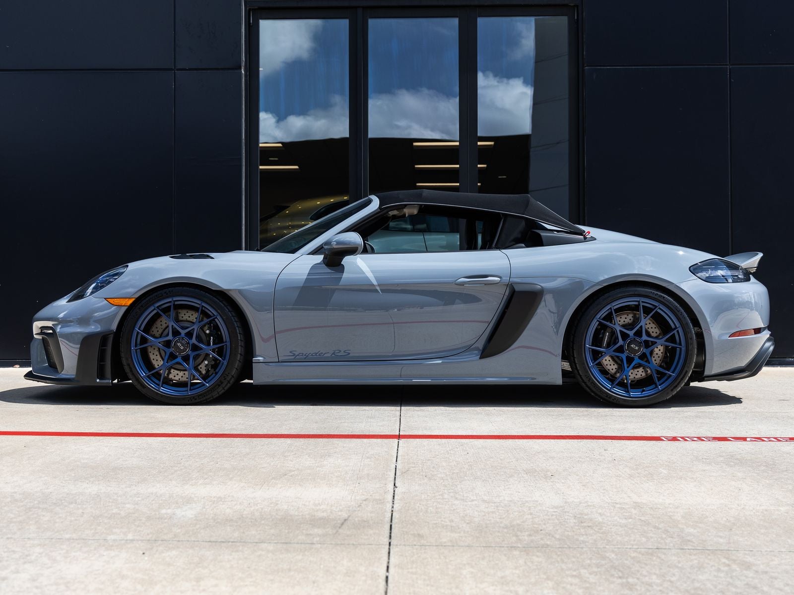 2025 Porsche 718 Spyder RS