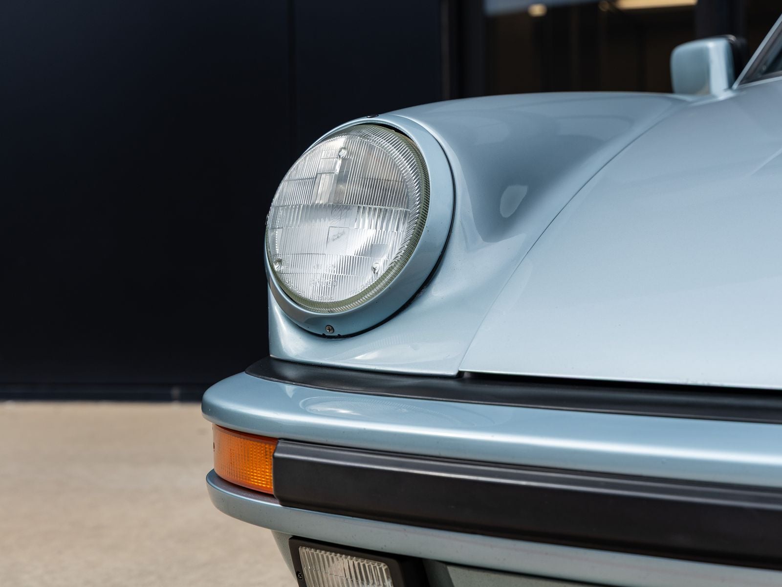 1988 Porsche 911 Carrera Cabriolet