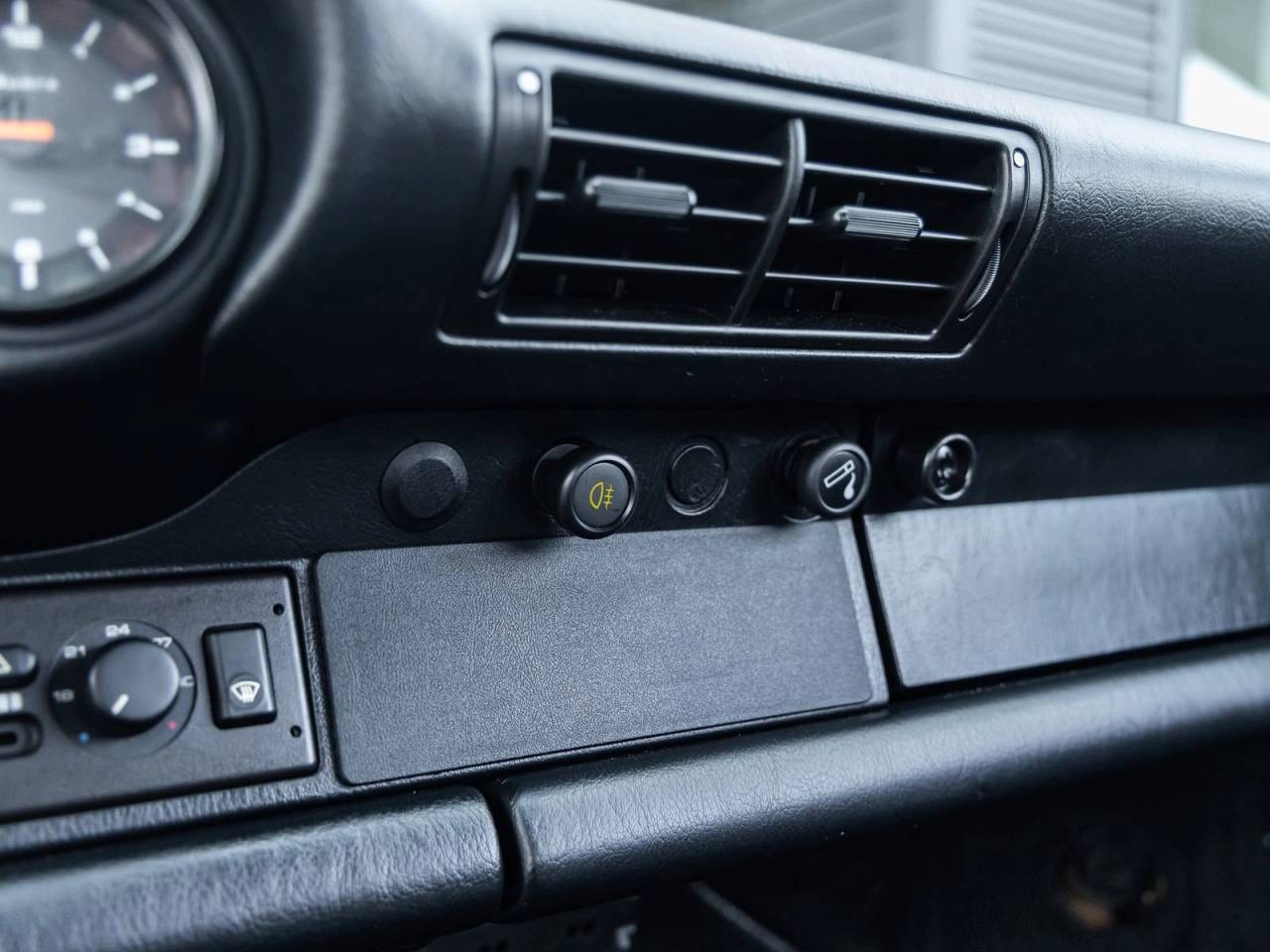 1992 Porsche 911 Carrera 2