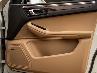 2021 Porsche Macan Macan