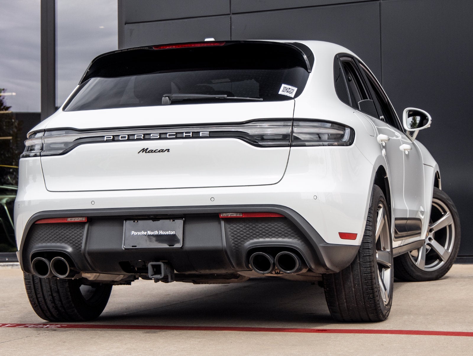 2023 Porsche Macan Base