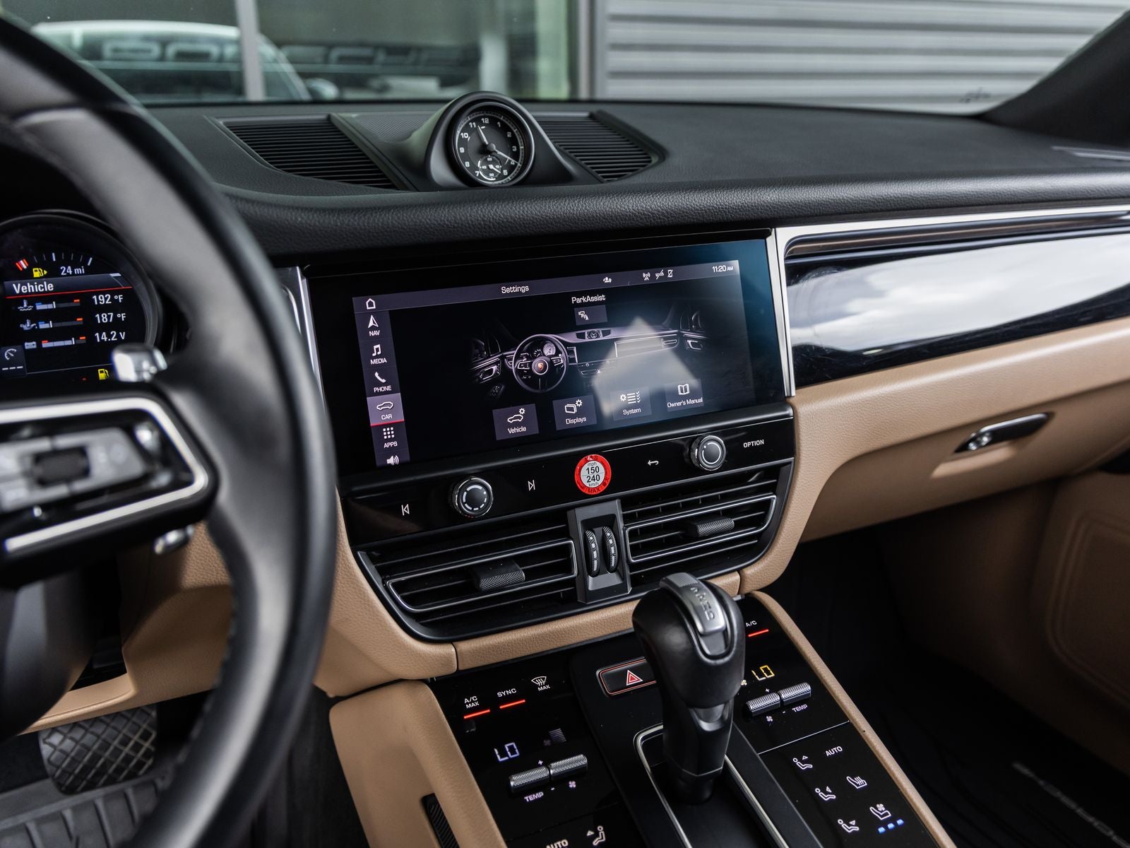 2024 Porsche Macan Macan (MY24)