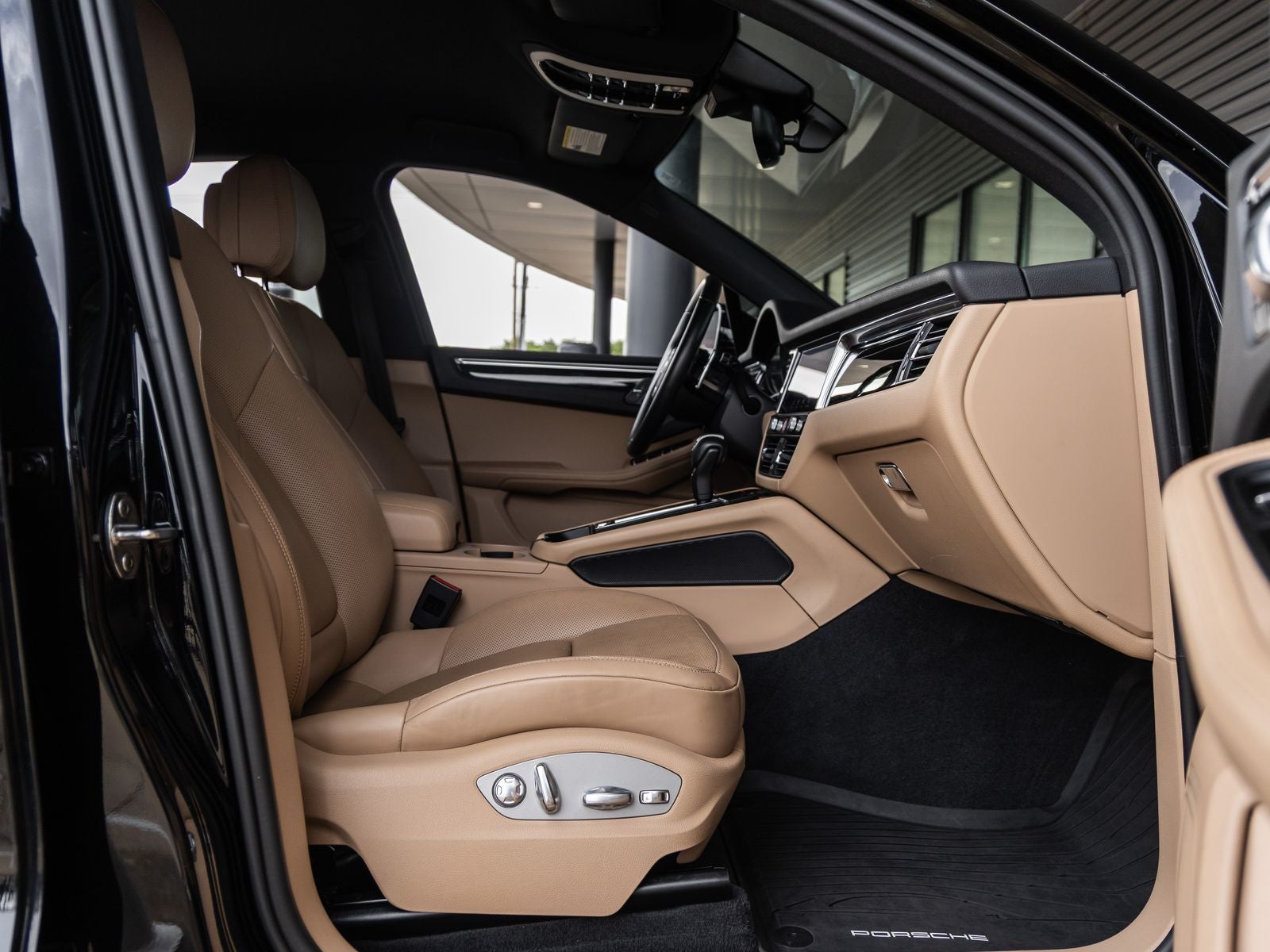 2024 Porsche Macan Macan (MY24)