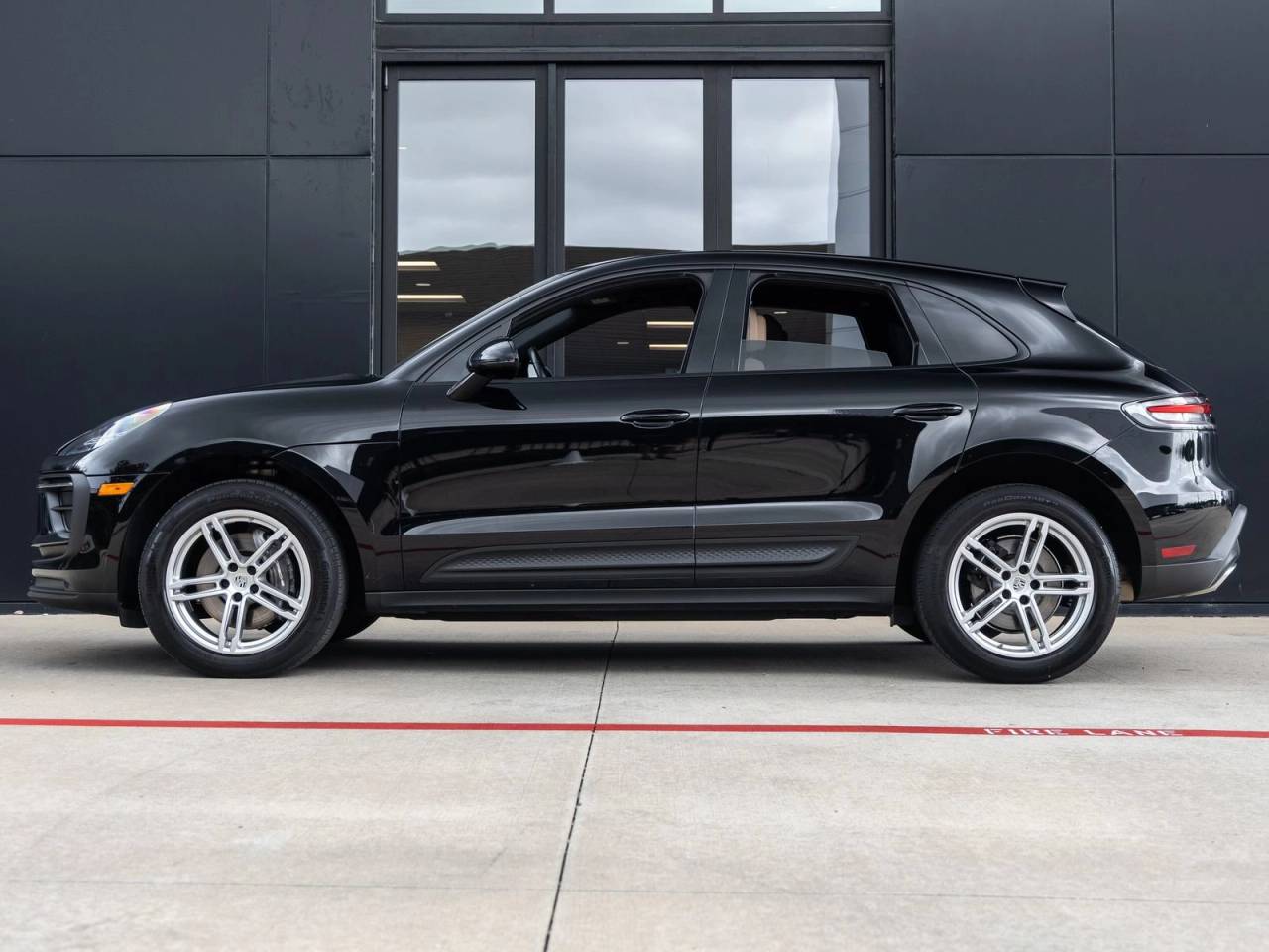 2024 Porsche Macan Macan (MY24)
