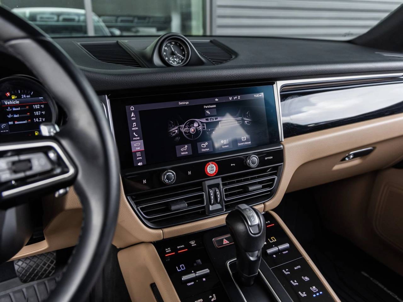 2024 Porsche Macan Macan (MY24)