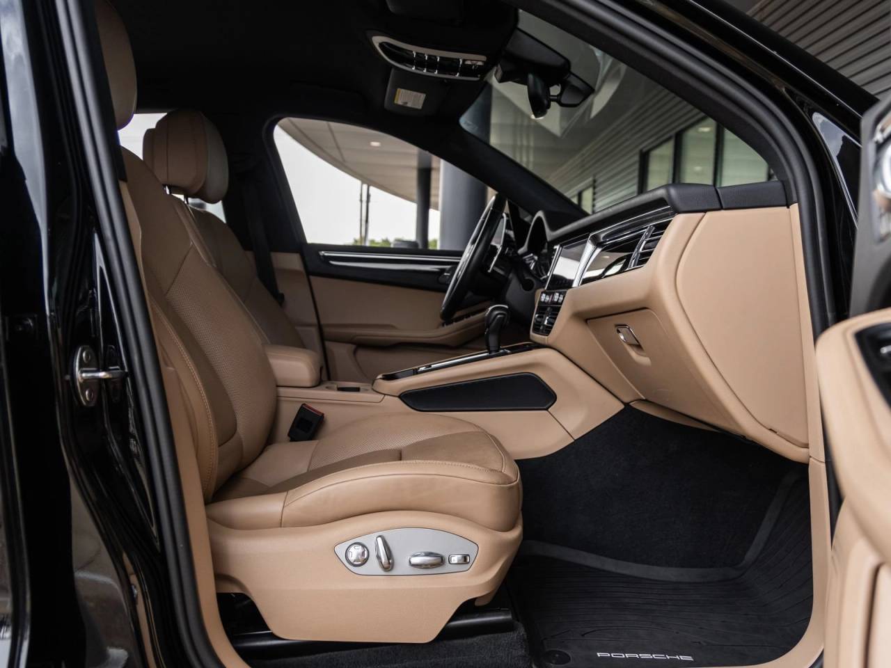 2024 Porsche Macan Macan (MY24)
