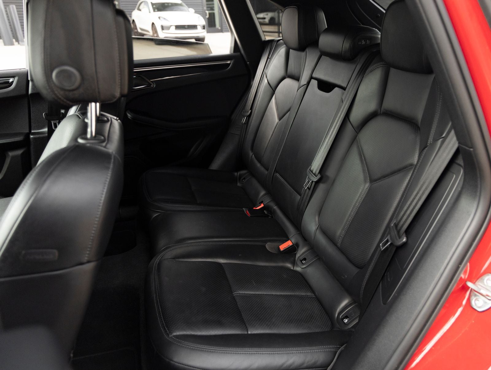 2024 Porsche Macan Macan (MY24)