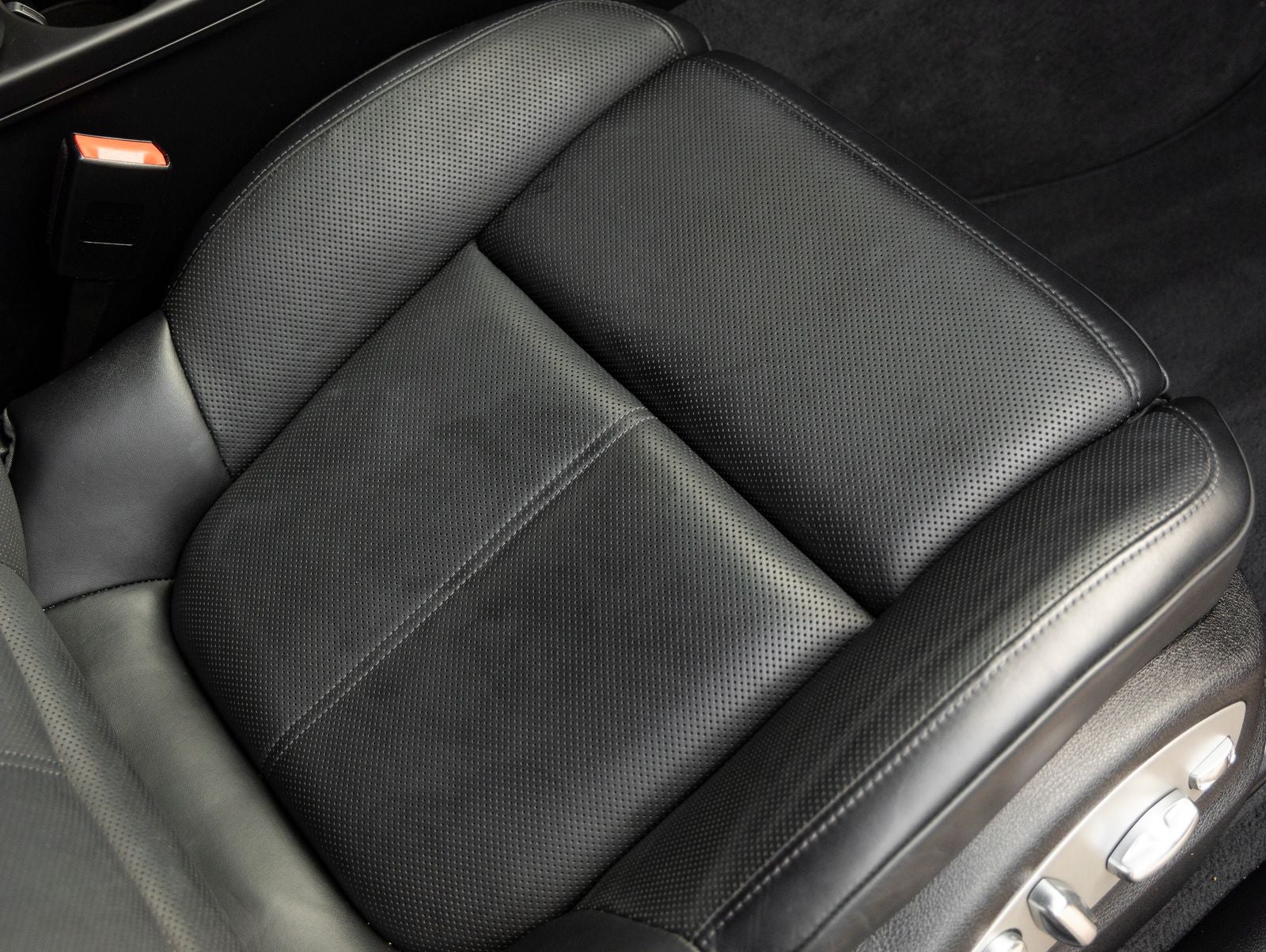 2024 Porsche Macan Macan (MY24)