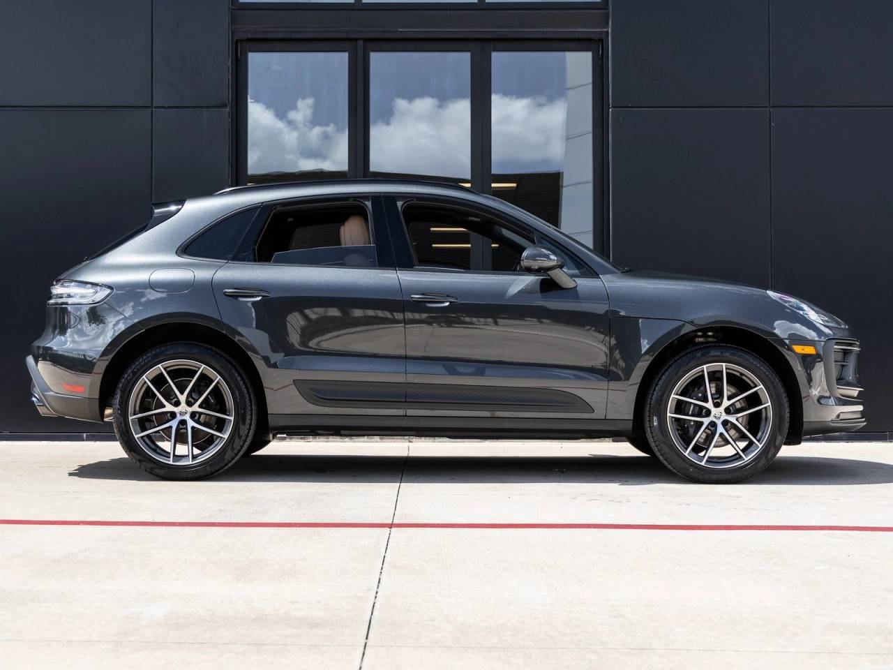 2025 Porsche Macan Macan