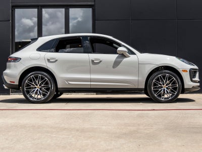 2026 Porsche Macan AWD