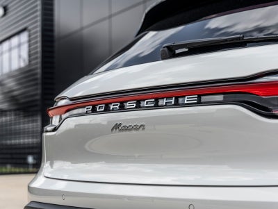 2026 Porsche Macan AWD