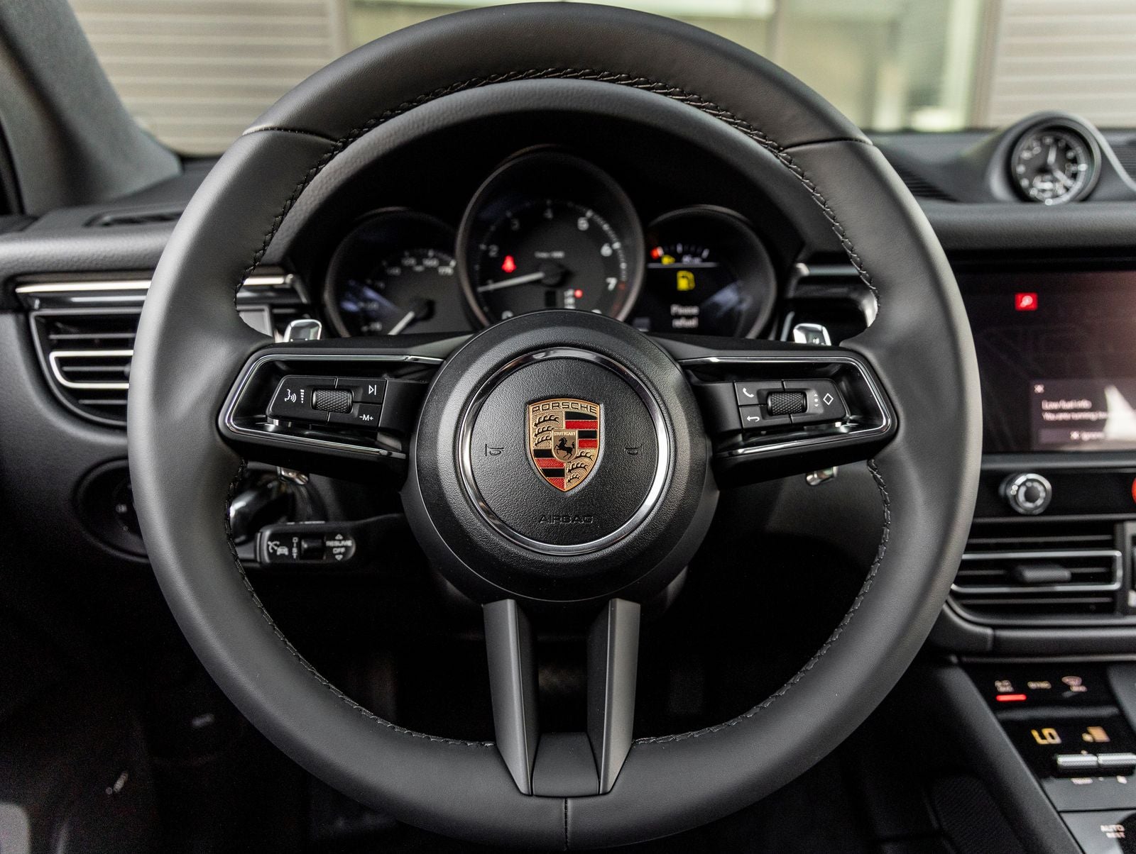 2026 Porsche Macan AWD