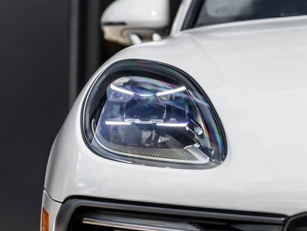 2026 Porsche Macan AWD