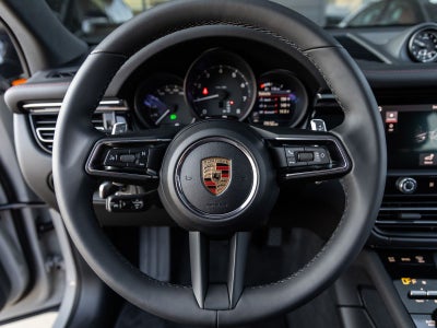 2026 Porsche Macan AWD