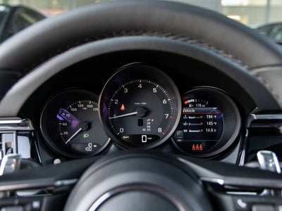 2026 Porsche Macan AWD