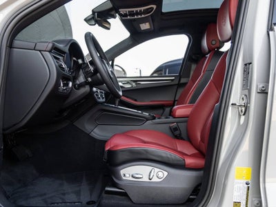 2026 Porsche Macan AWD