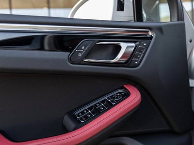 2026 Porsche Macan AWD