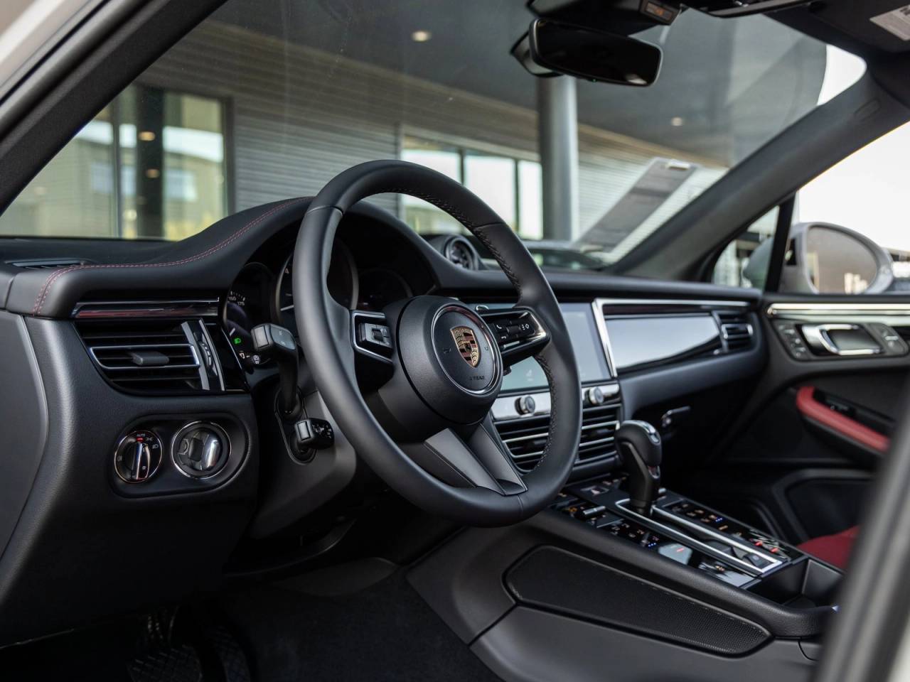 2026 Porsche Macan AWD
