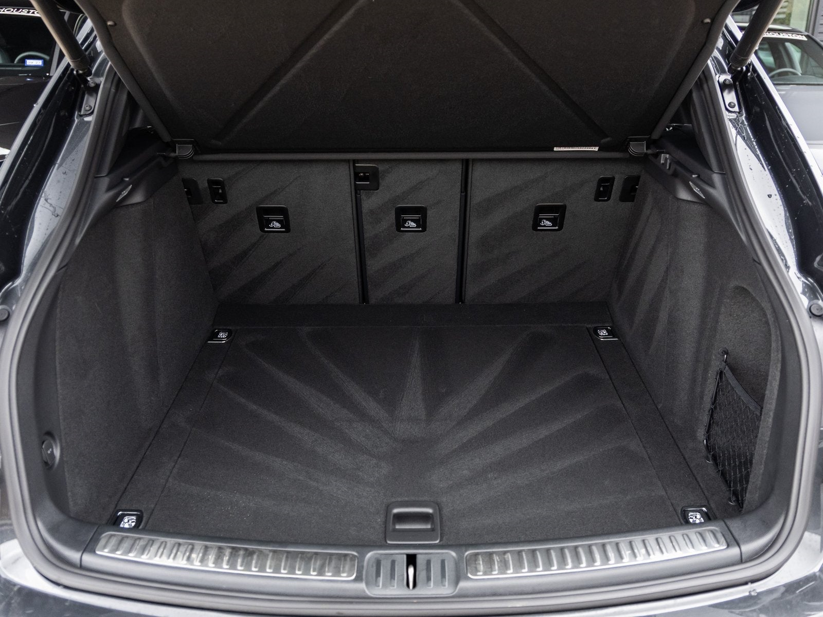 2026 Porsche Macan Macan T