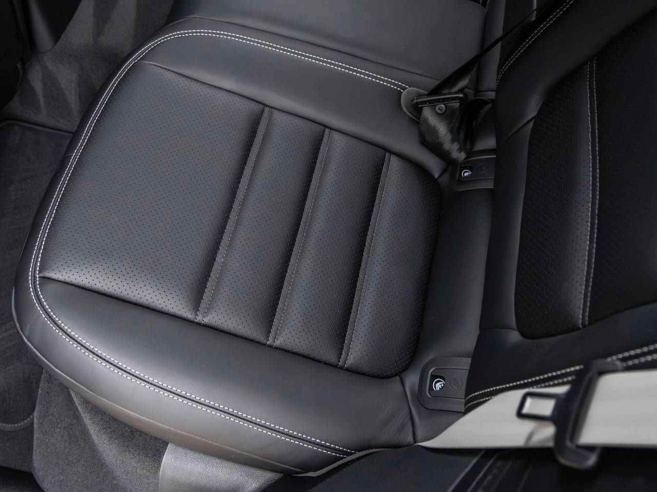 2026 Porsche Macan Macan T