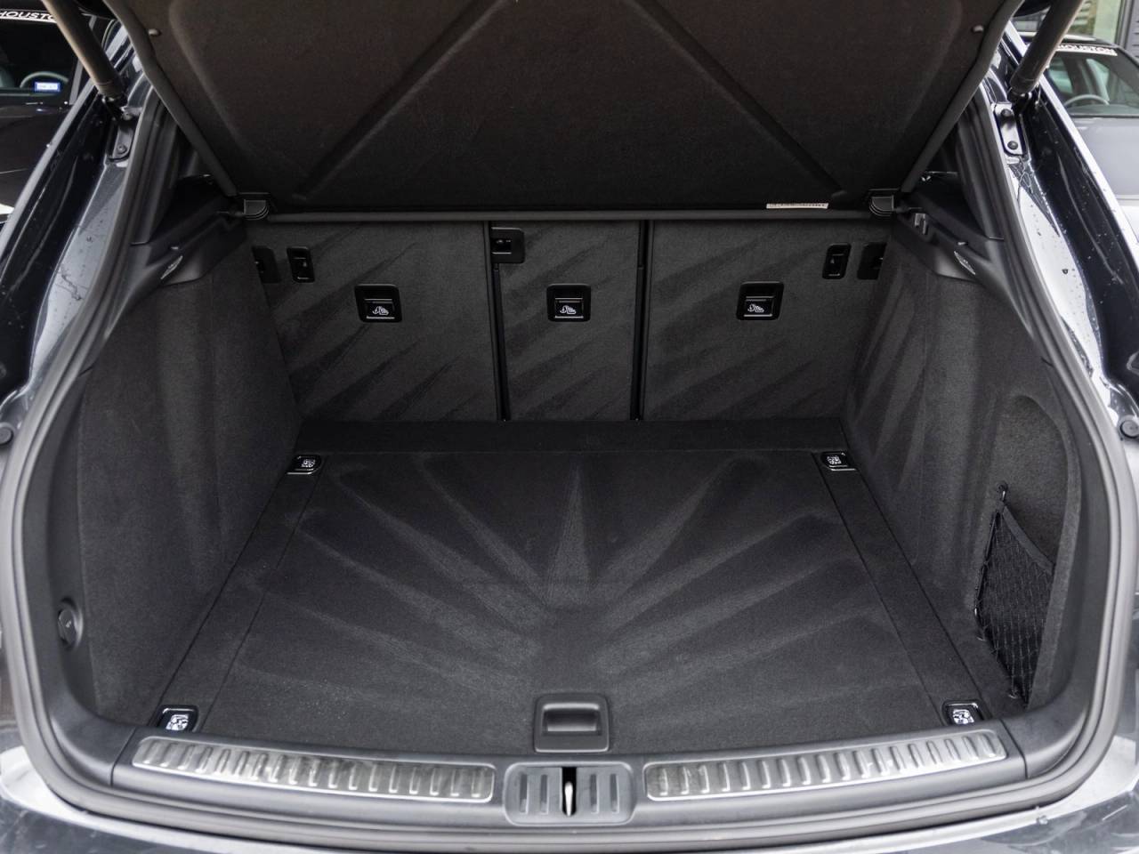 2026 Porsche Macan Macan T