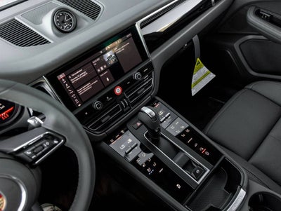 2026 Porsche Macan Macan