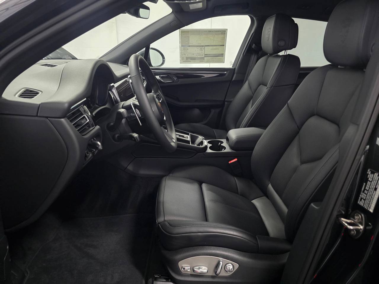 2026 Porsche Macan AWD