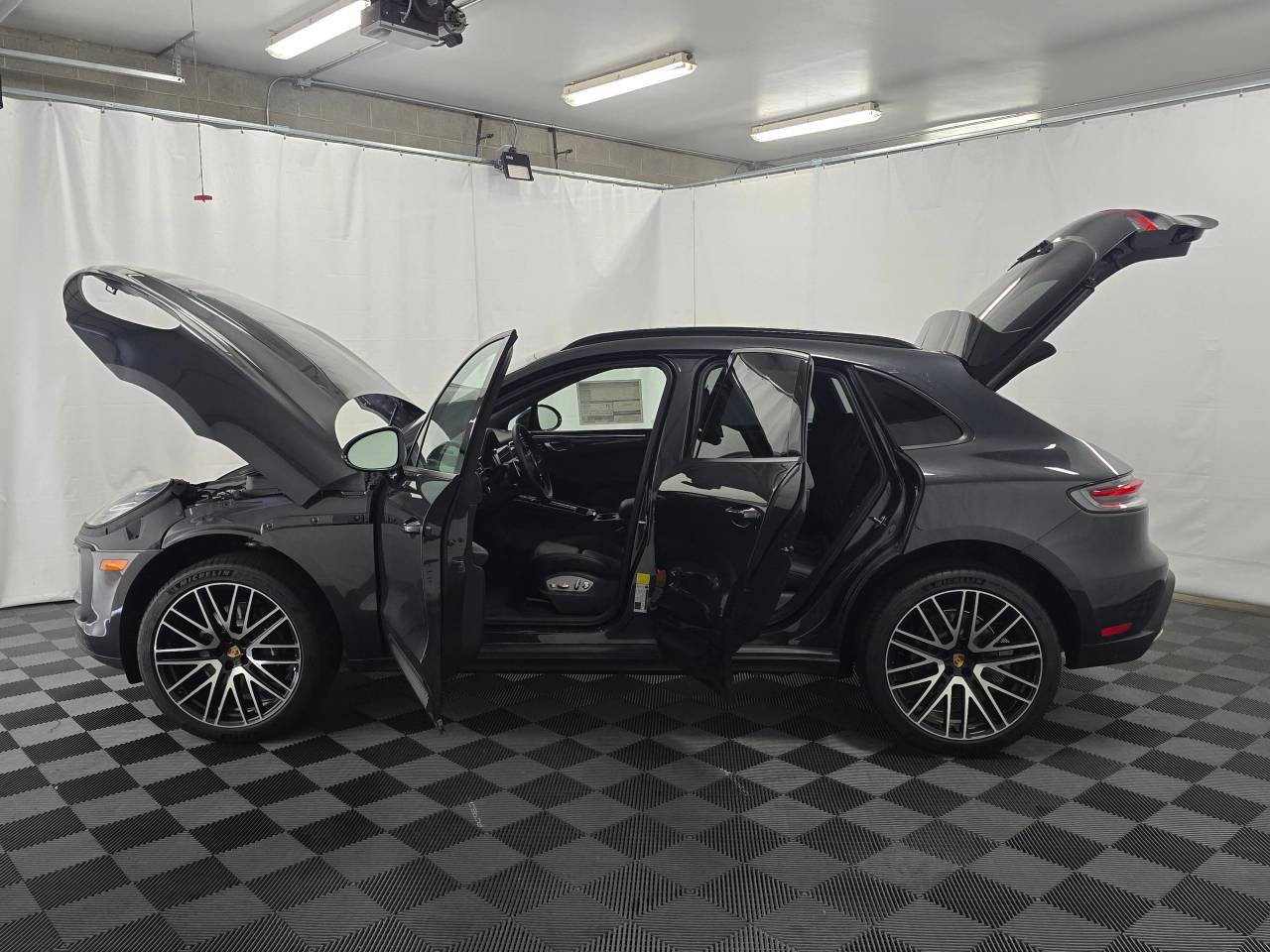 2026 Porsche Macan AWD