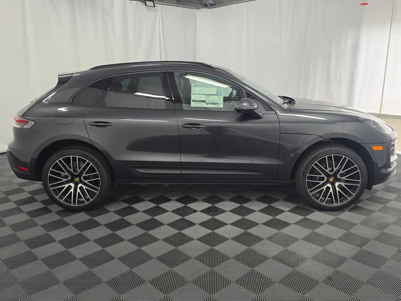 2026 Porsche Macan AWD