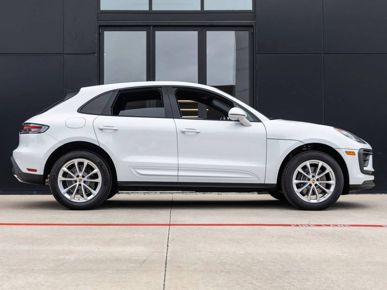 2026 Porsche Macan AWD