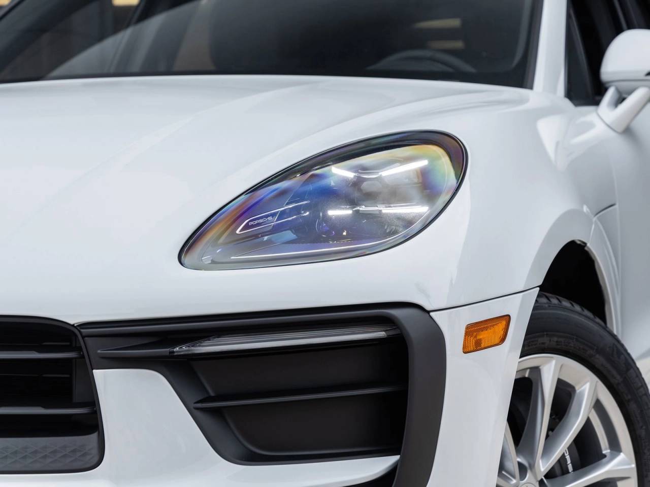 2026 Porsche Macan AWD