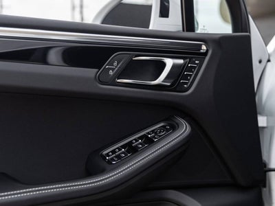 2026 Porsche Macan AWD
