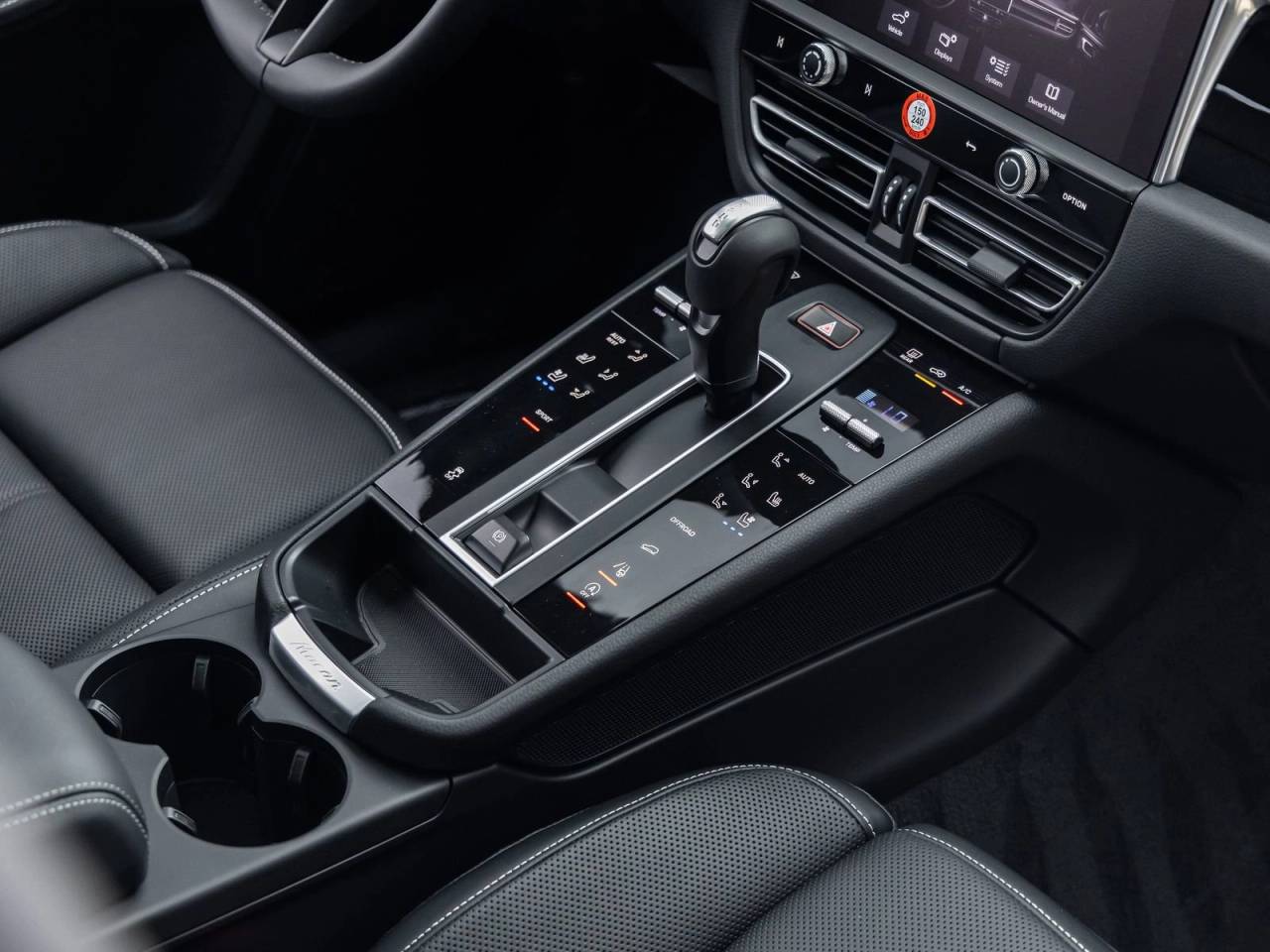 2026 Porsche Macan AWD