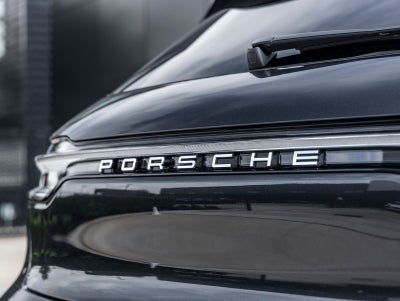 2026 Porsche Macan AWD