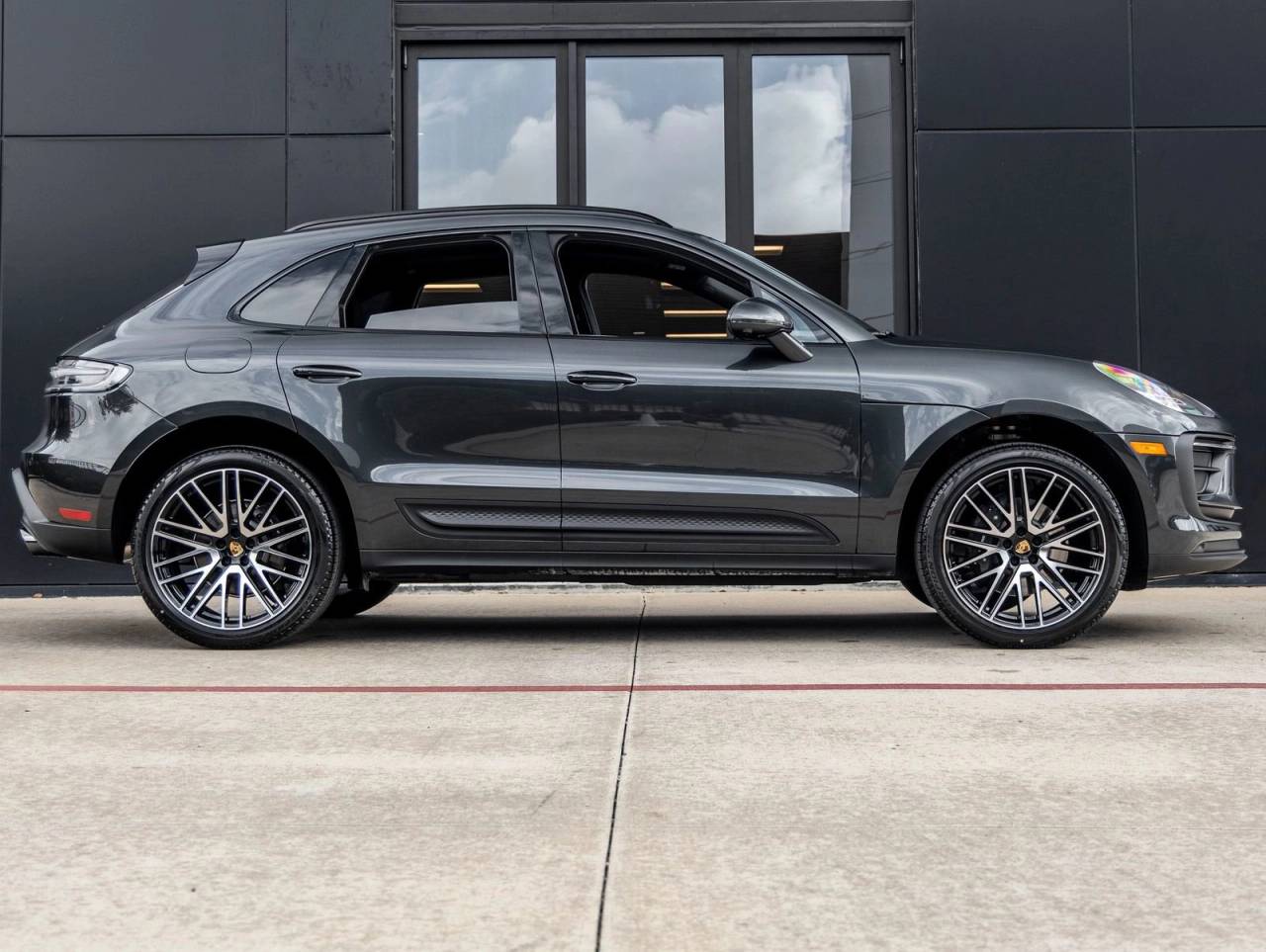 2026 Porsche Macan AWD