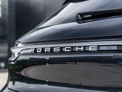 2026 Porsche Macan AWD