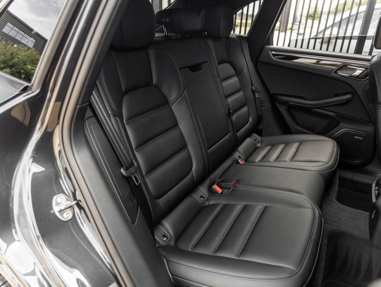 2026 Porsche Macan AWD