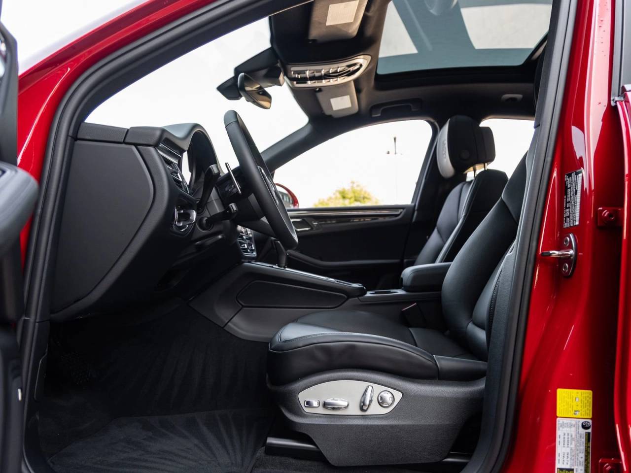 2026 Porsche Macan AWD