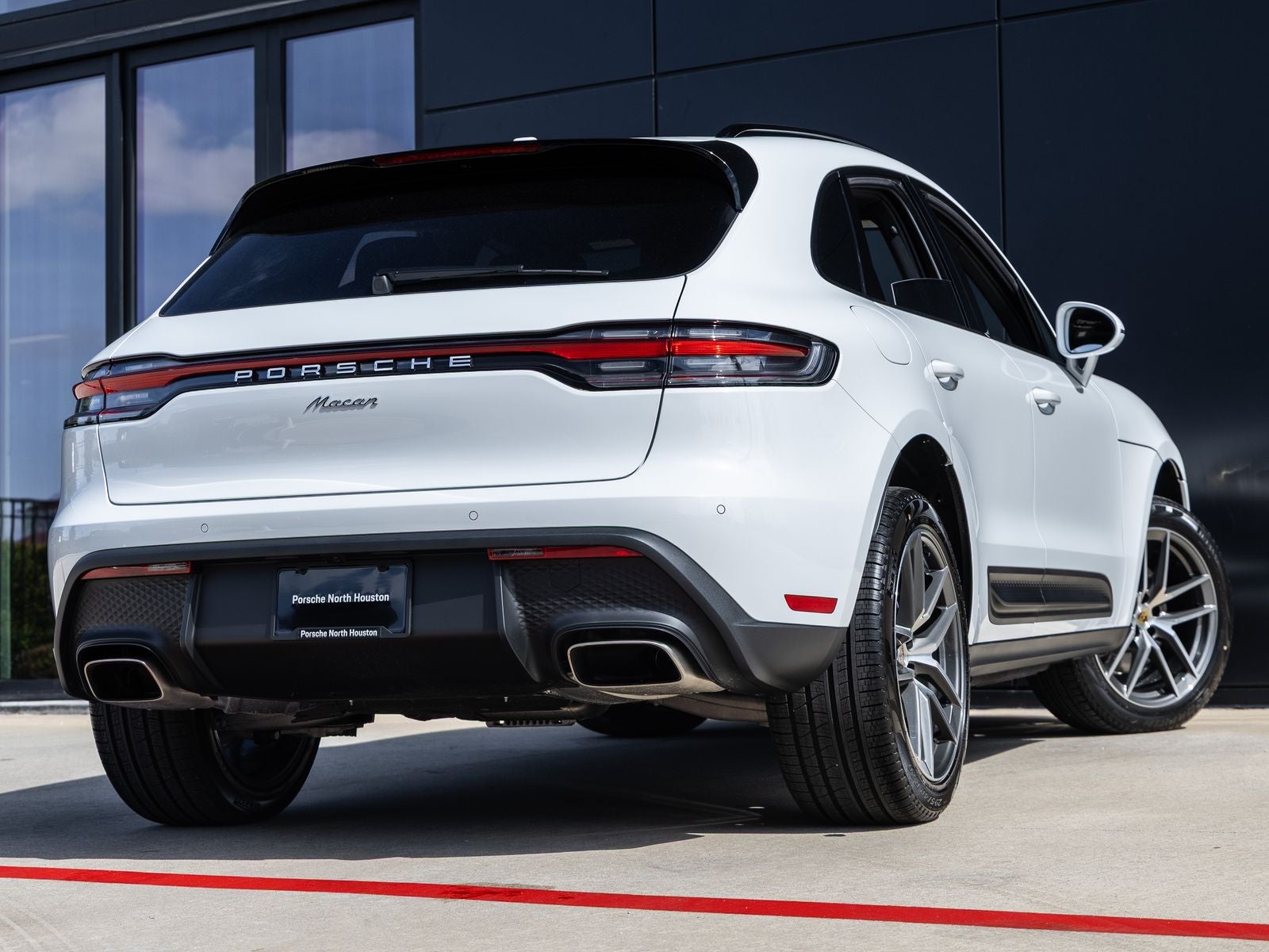 2026 Porsche Macan AWD