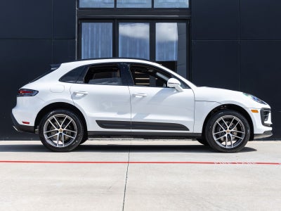 2026 Porsche Macan AWD